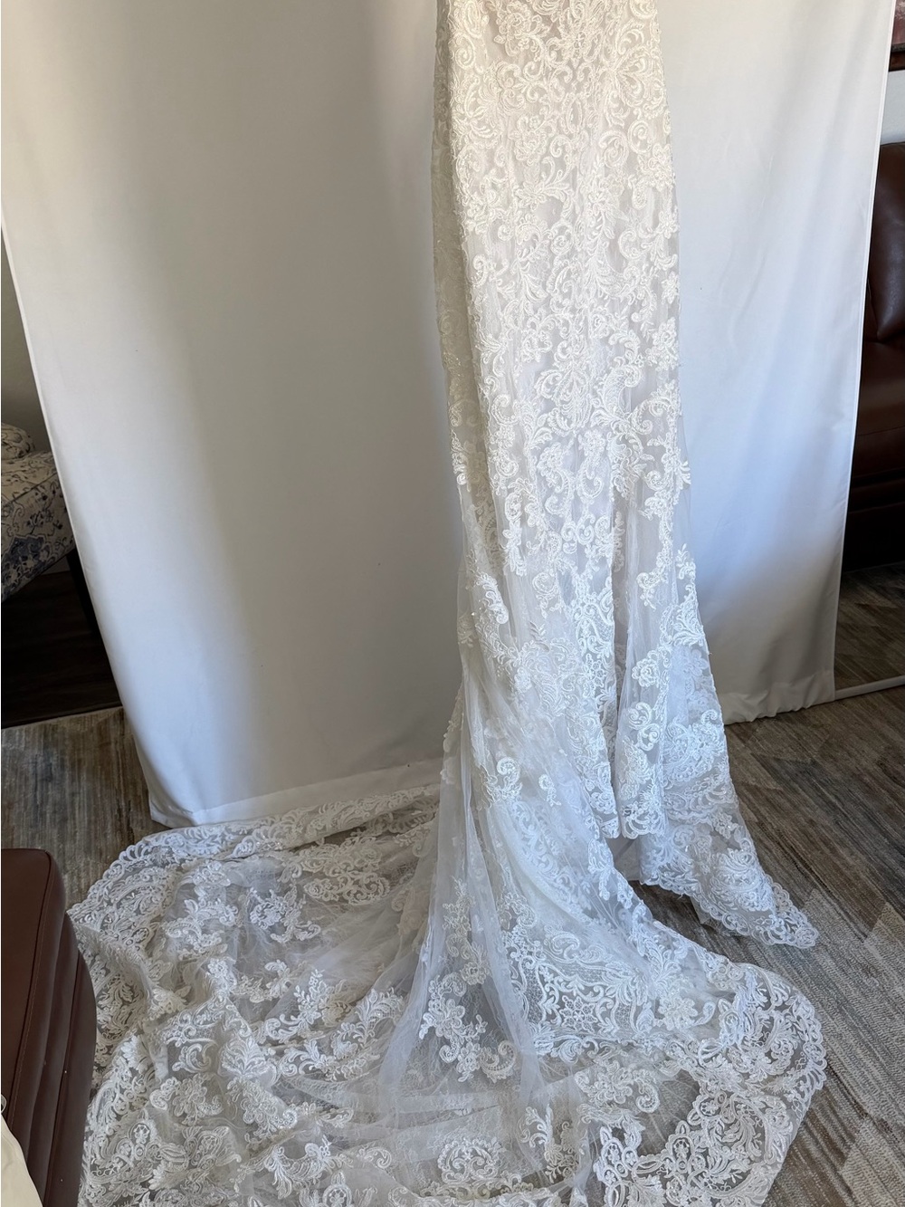 Elegant White Lace Wedding Dress Gown